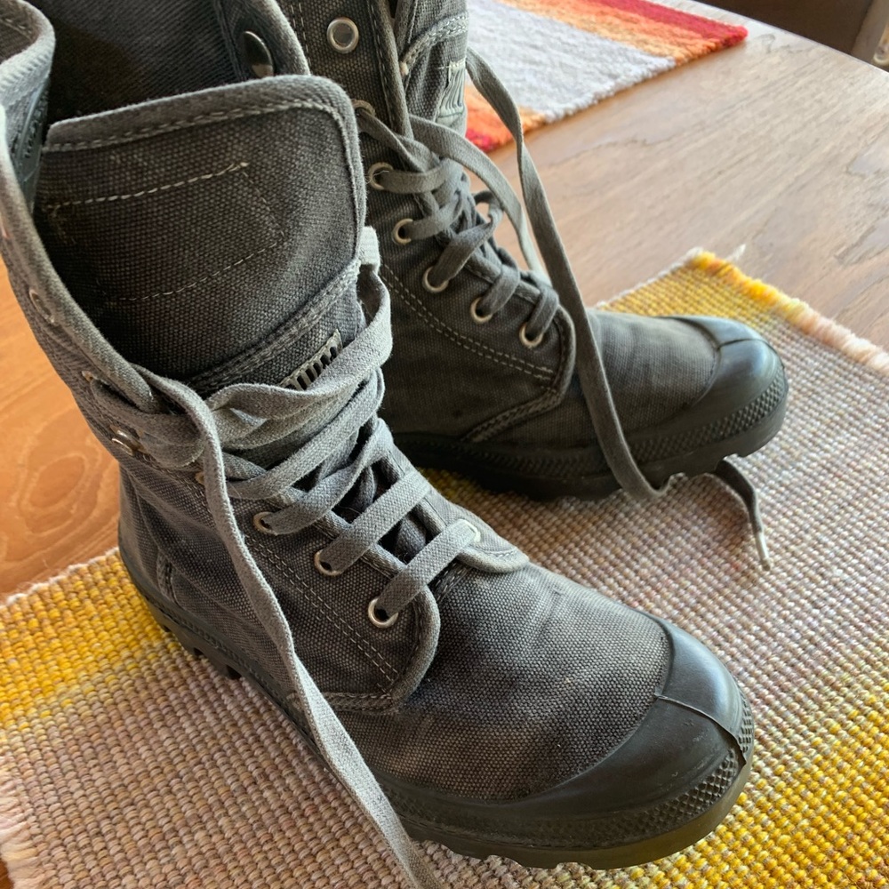 Beautiful Paladium military style boots